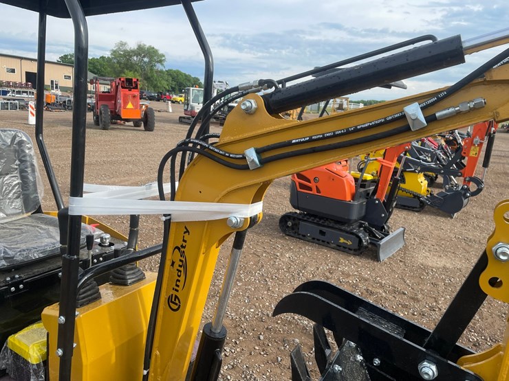 #2036-•-2026-cfg-h13r-mini-excavator-image-8