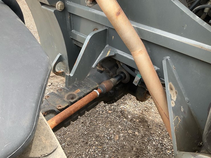 2010-jlg-g12-55a-image-22