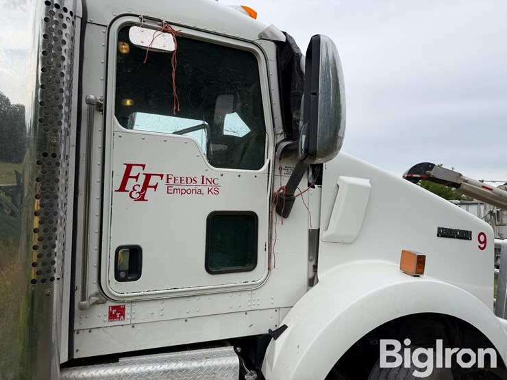 2013-kenworth-t800-image-10