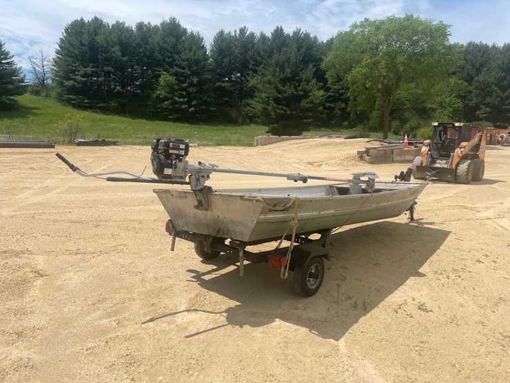 #2001-•-14'-landau-aluminum-boat-with-a-mud-motor-(no-title)-image-5