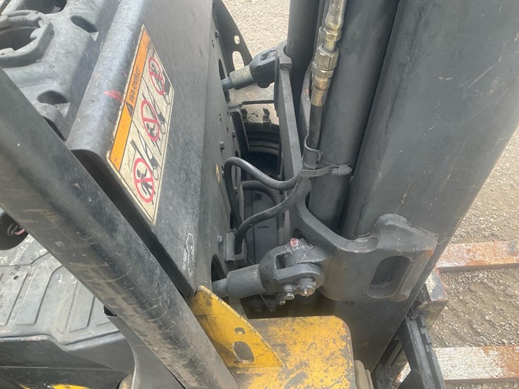 #1360-•-2007-yale-forklift-image-23