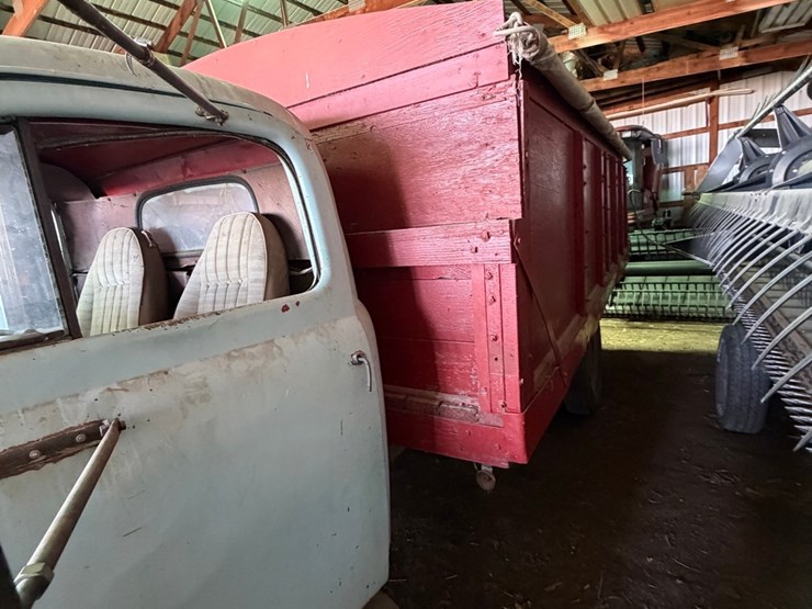 1950-ford-truck-with-box-and-hoist,-2-ton-image-8