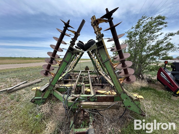 john-deere-230-image-2