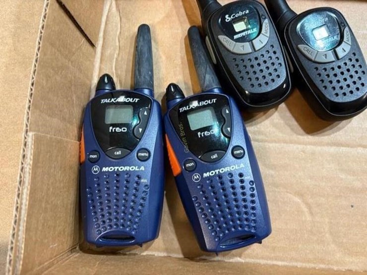 cobra-&-other-walkie-talkies-image-2