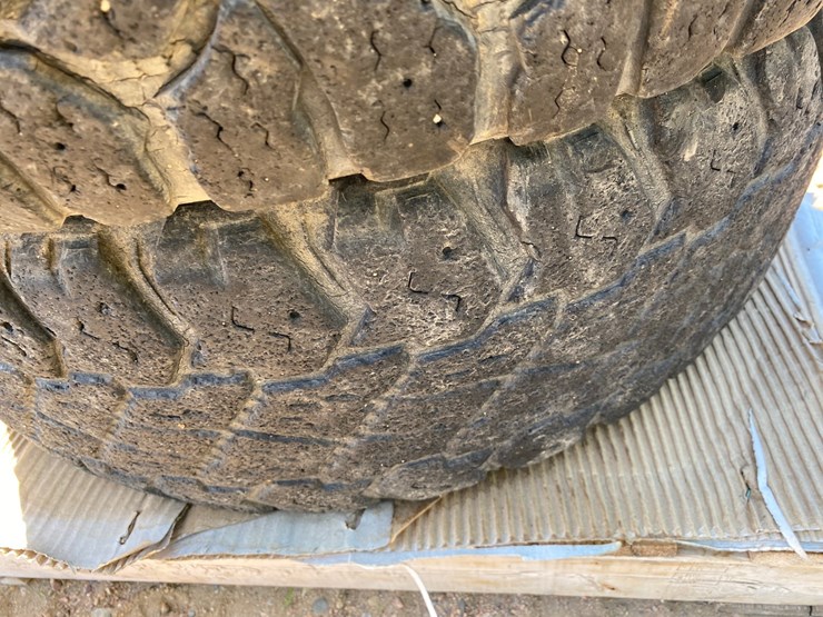 #7427-•-set-of-(4)-cooper-discover-st-tires-(antigo,-wi)-image-13
