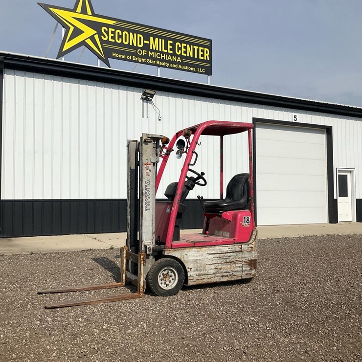 #1357 • 1998 Electric Japanese Toyota Forklift