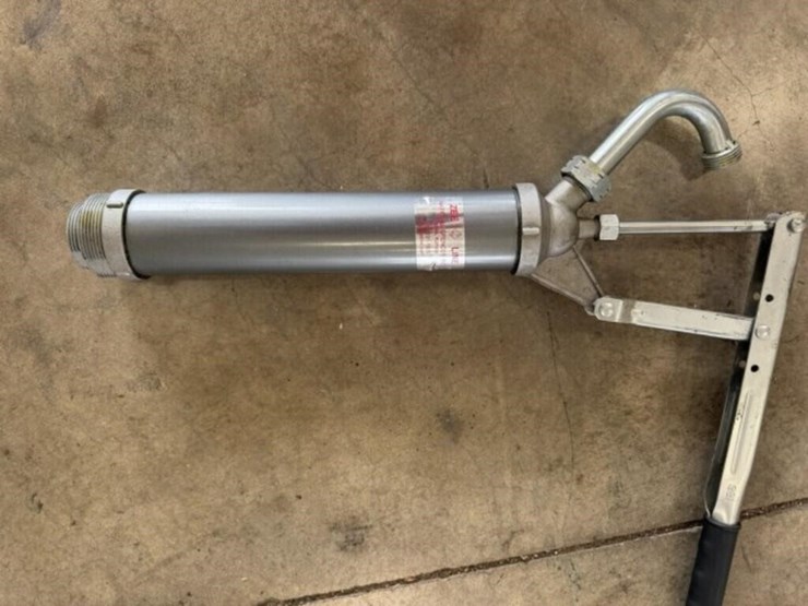 hand-oil-pump-image-1