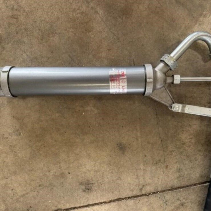 Hand oil pump