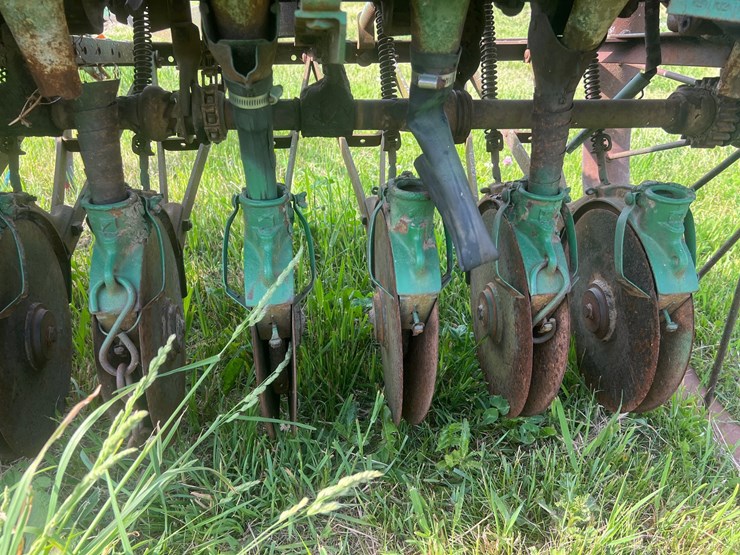 10-john-deere-10-image-17
