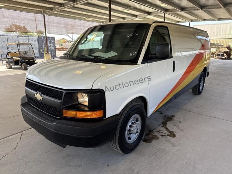 2016-chevrolet-express-2500-image-4