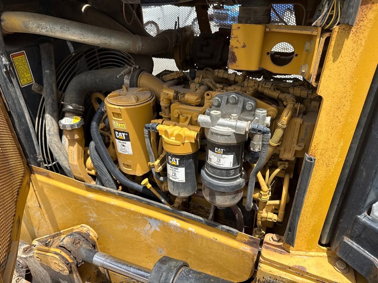 caterpillar-d5k2-xl-image-18