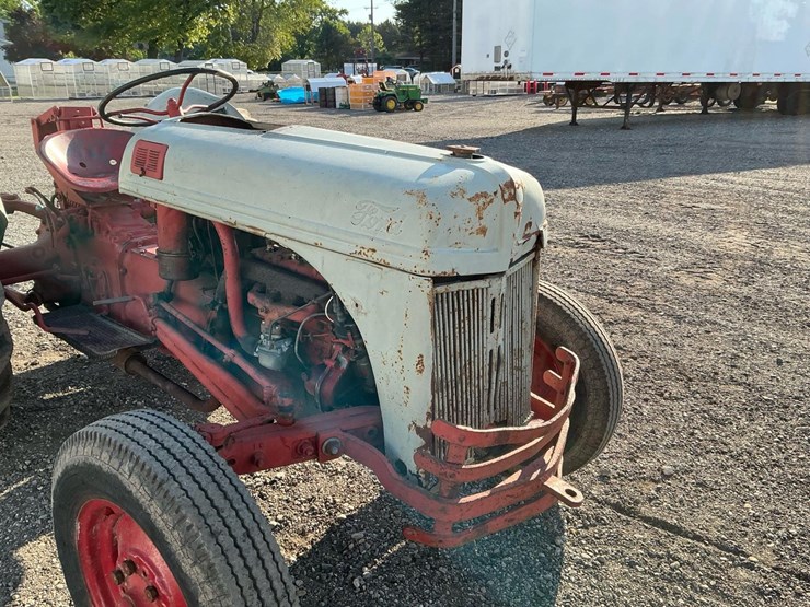 1951-ford-8n-image-16