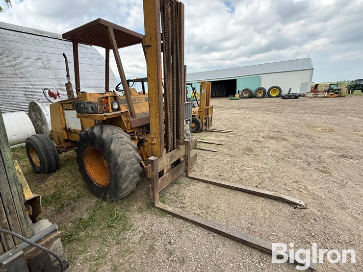 case-585d-construction-king-rough-terrain-forklift-image-3