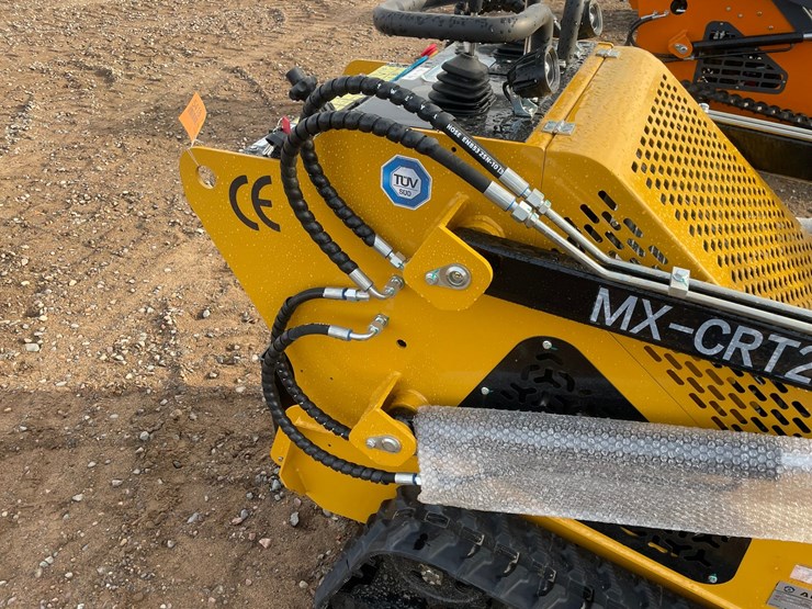 #2009-•-2026-agt-mx-crt23-compact-track-loader-image-8