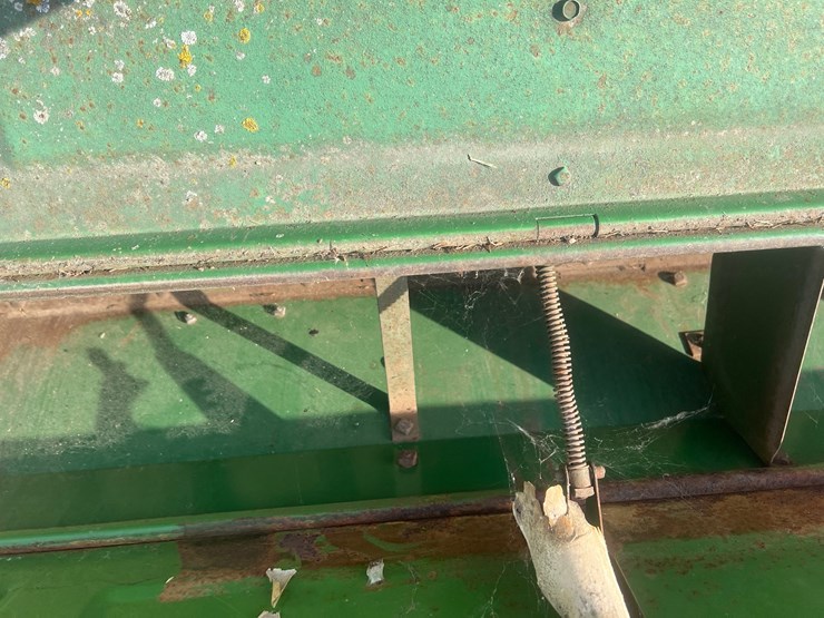 10-john-deere-10-image-15