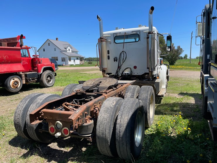 #7024-•-2012-freightliner-coronado-glider-kit-day-cab-semi-(has-wi-title)-(deerbrook,-wi)-image-7