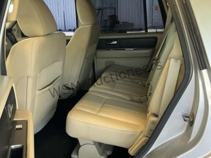 2015-ford-expedition-image-24