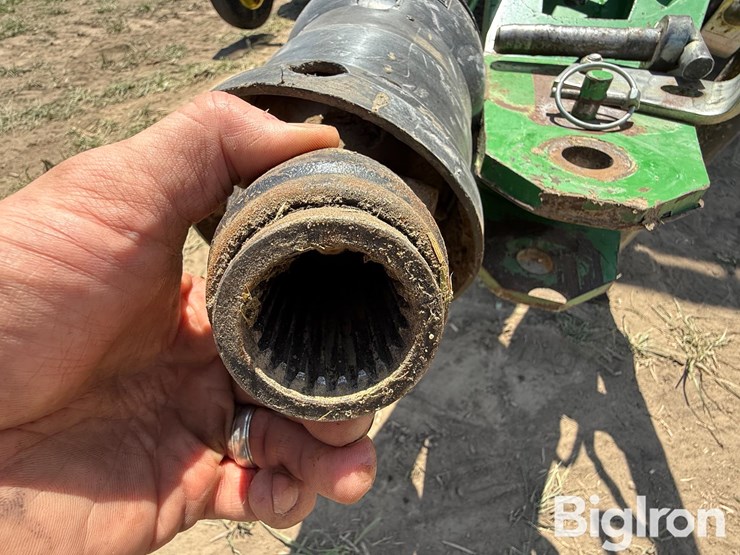 2012-john-deere-568-image-14