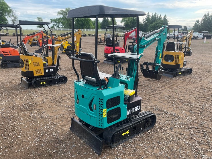 #2020-•-2026-cfg-mh13rx-mini-excavator-image-3