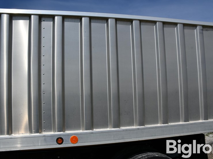 2025-ford-f750-image-18