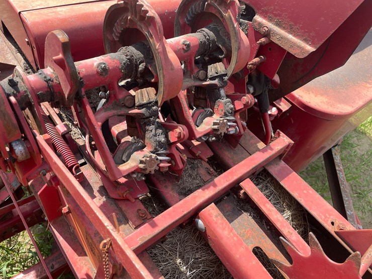 new-holland-273-image-27