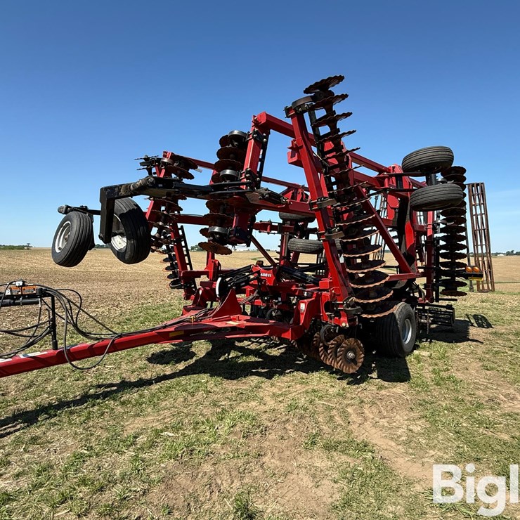 2011 CASE IH 330