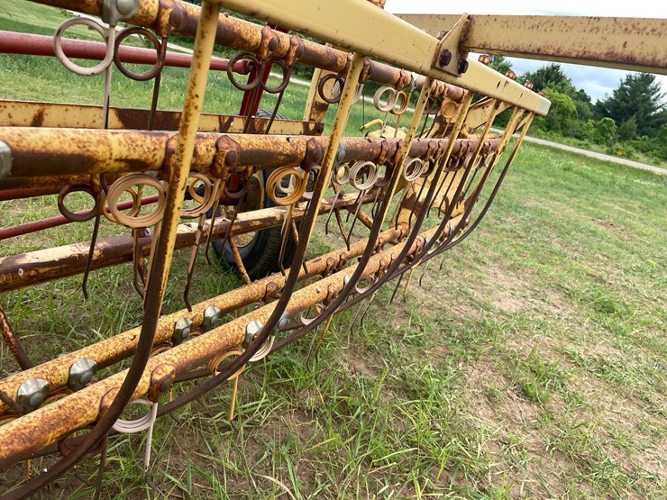new-holland-256-image-12