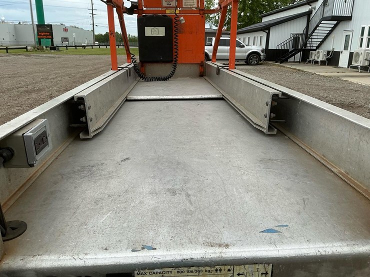 2005-jlg-2030es-image-12