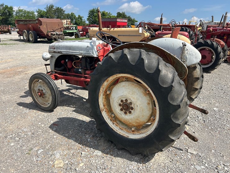 ford-tractor-image-4