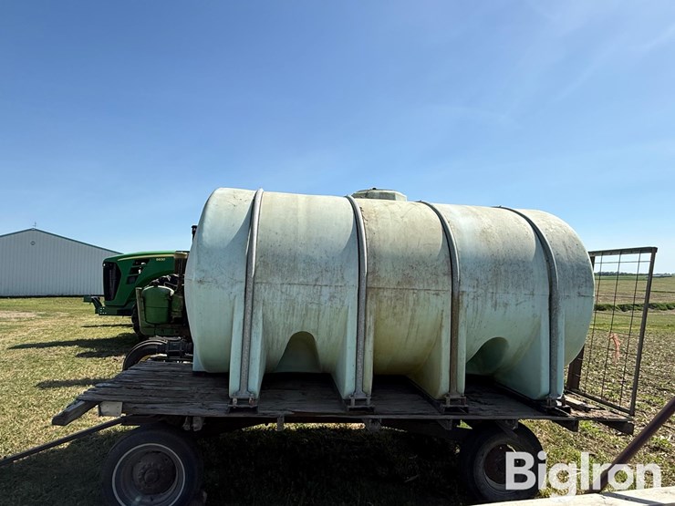 nurse-trailer-hayrack-w/-2,550-gal-poly-water-tank-image-8