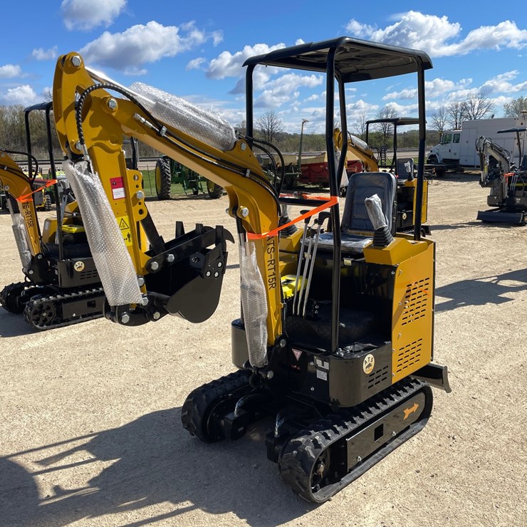 #1101 • New ATS-RT15R Mini Excavator