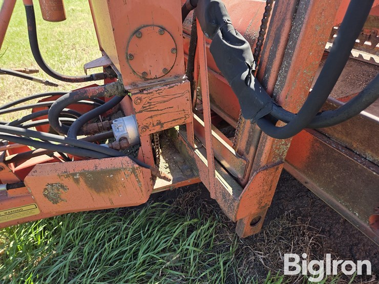 hesston-600-image-17