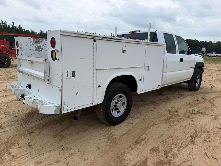 2007-chevrolet-2500hd-image-3
