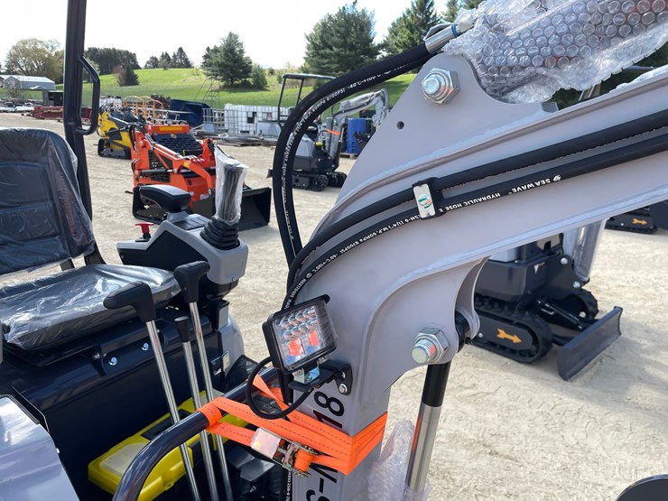 #1109-•-new-ats-me18-mini-excavator-image-18