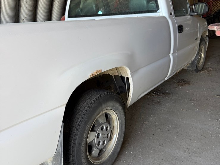2002-chevy-1/2-ton-long-box-2wd-pickup,-6-cyl-gas,-automatic-transmission-image-10