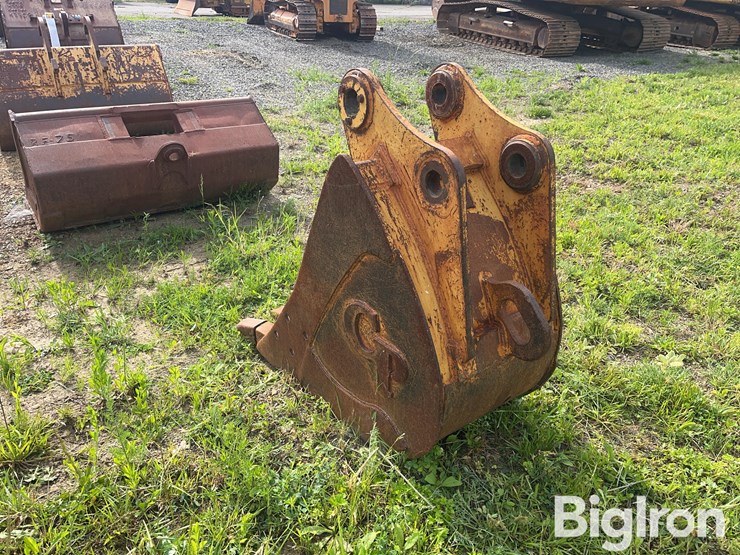 c&p-def-24”-excavator-bucket-image-7