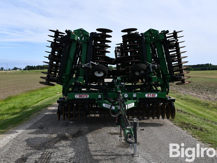 mcfarlane-incite-5140-drb-40'-universal-tillage-image-2