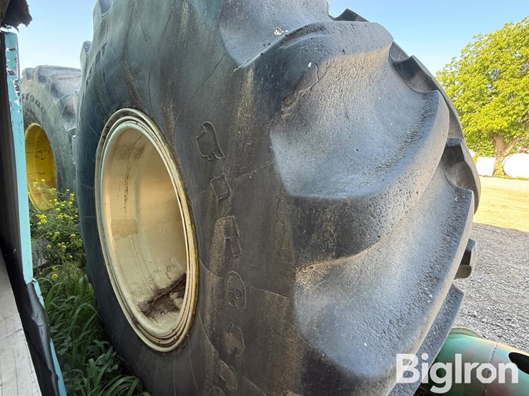 firestone-76x50.00-32-flotation-tire-&-rim-image-6