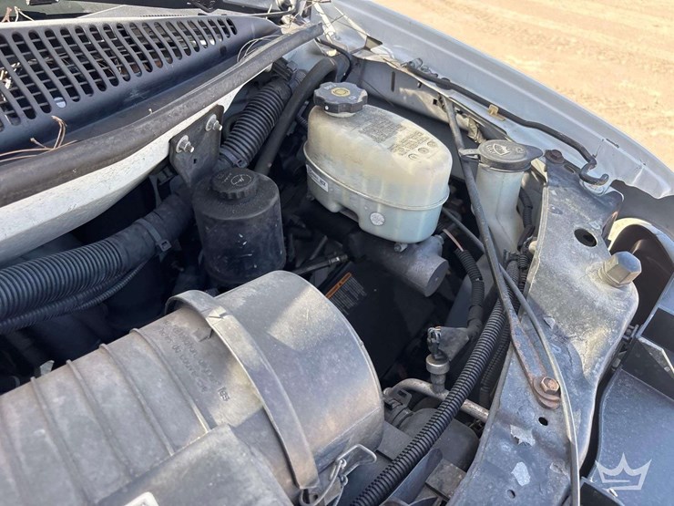 2015-chevrolet-express-2500-image-9