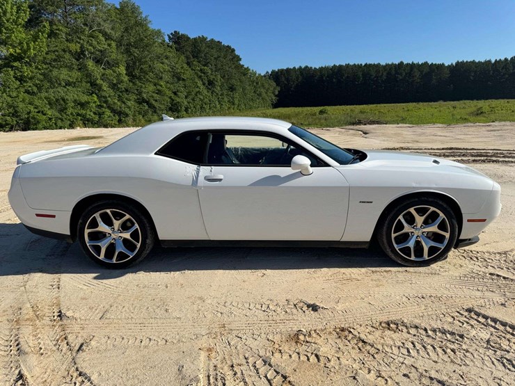 2015-dodge-challenger-r/t-hemi-2d-coupe---193,876-miles-image-7