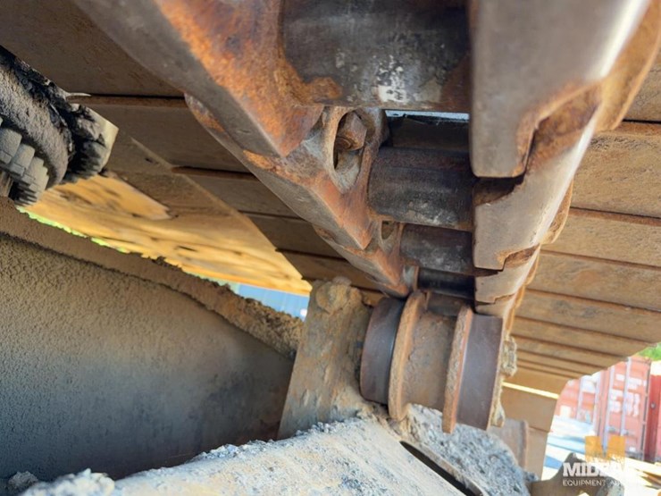 2017-caterpillar-349fl-image-14