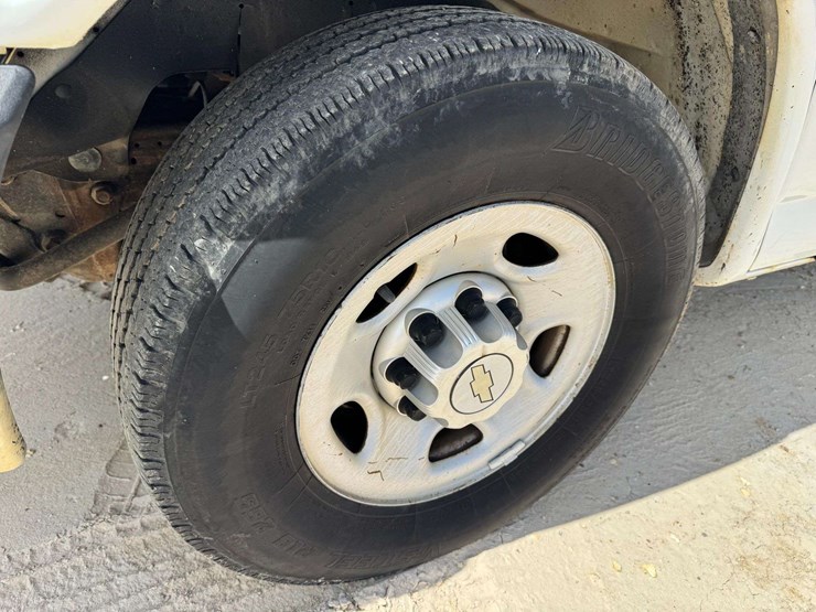 2014-chevrolet-express-g2500-image-26