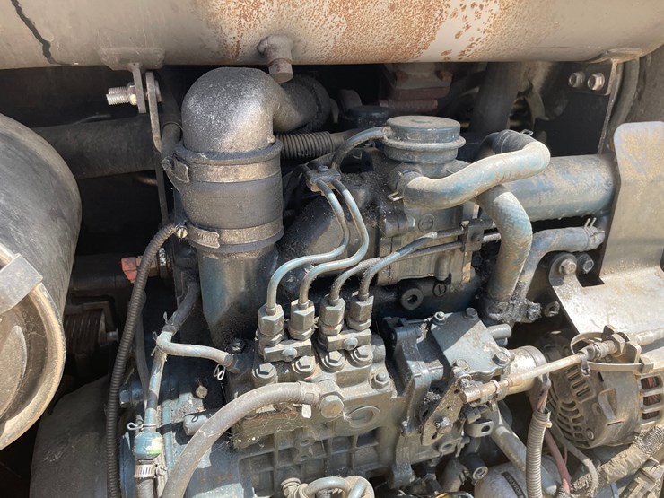 2013-bobcat-s650-image-57