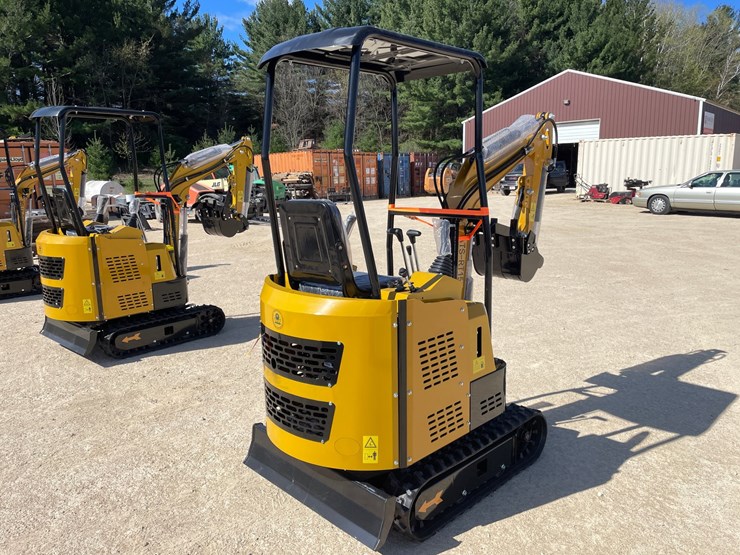 #1102-•-new-ats-rt15r-mini-excavator-image-3