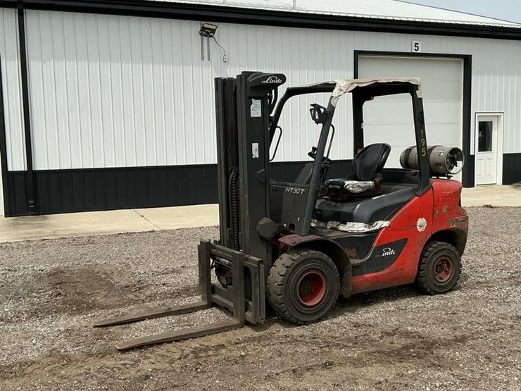 #1363-•-2017-linde-ht30t-forklift-image-1
