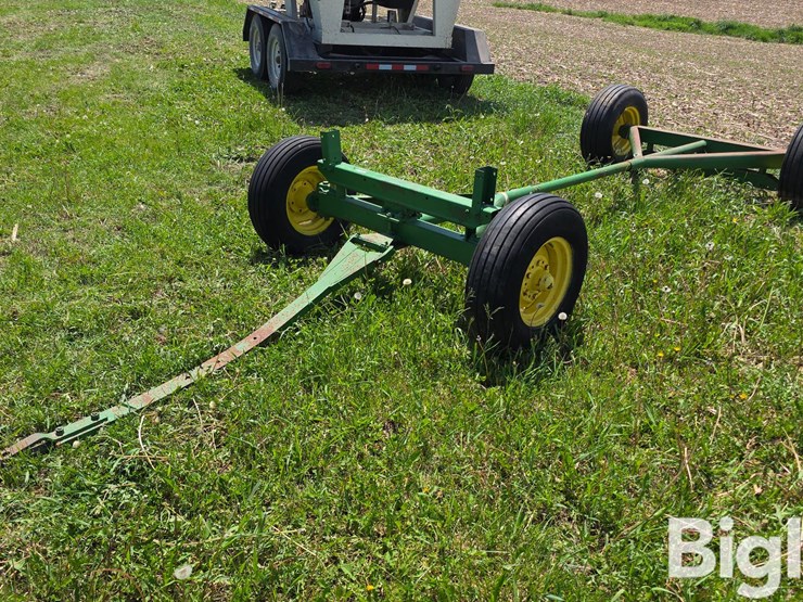 john-deere-running-gear-trailer-image-1