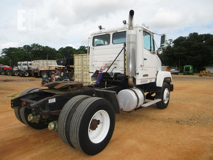 1988-freightliner-flc112-image-4