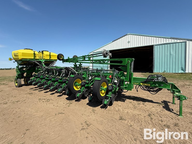 2023-john-deere-1775nt-image-3