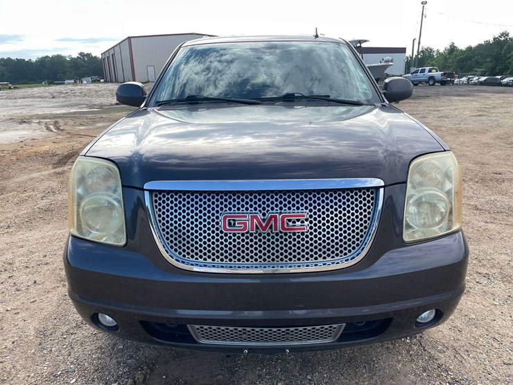 2011-gmc-yukon-denali-image-5