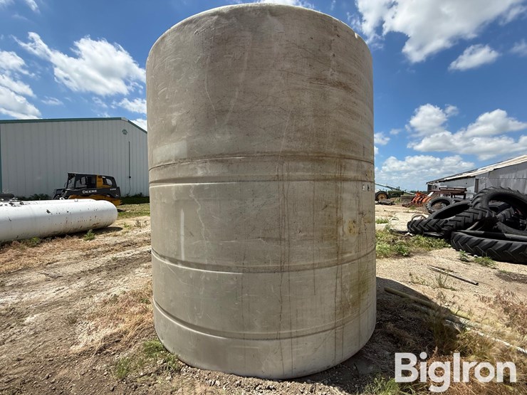 crown-rotational-molded-products-inc-5,500-gallon-vertical-tank-image-6